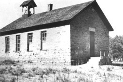 1911 pleasant valley school located on farm 1
