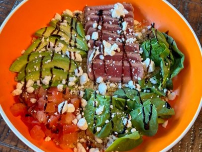 A steak salad bowl.