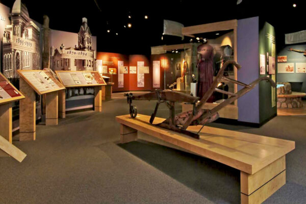 ghm-utopia-adaptation-on-the-plains-exhibit